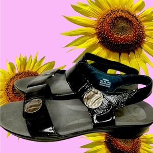 Propet sandals9.